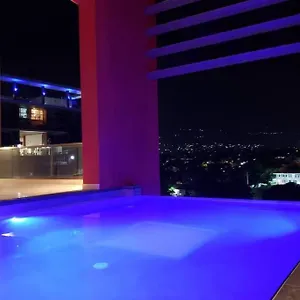 2b/r Parkhurst Paradise With Infinity Edge Rooftop Pool , Kingston Jamaica